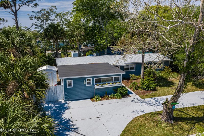 460 Sailfish Dr, Atlantic Beach, FL 32233