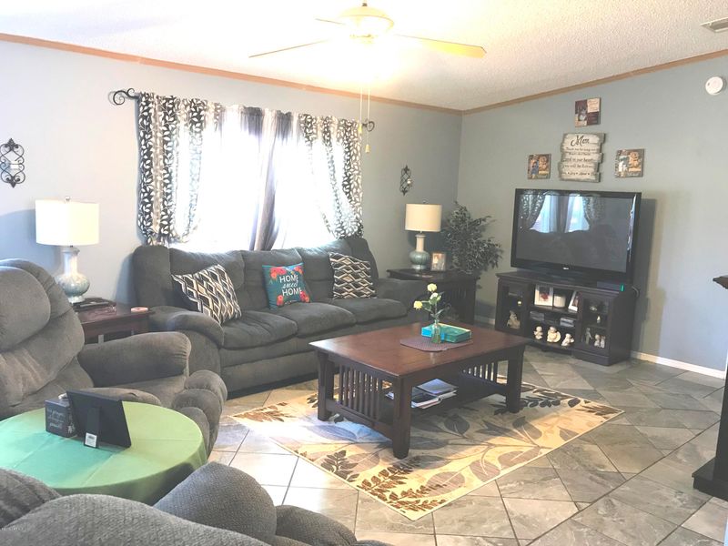 460 SE 41st St, Keystone Heights, FL 32656