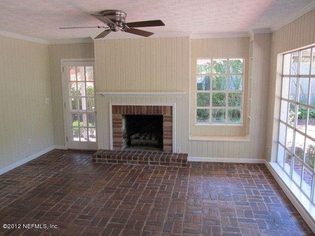 4605 Avon Ln, Jacksonville, FL 32210
