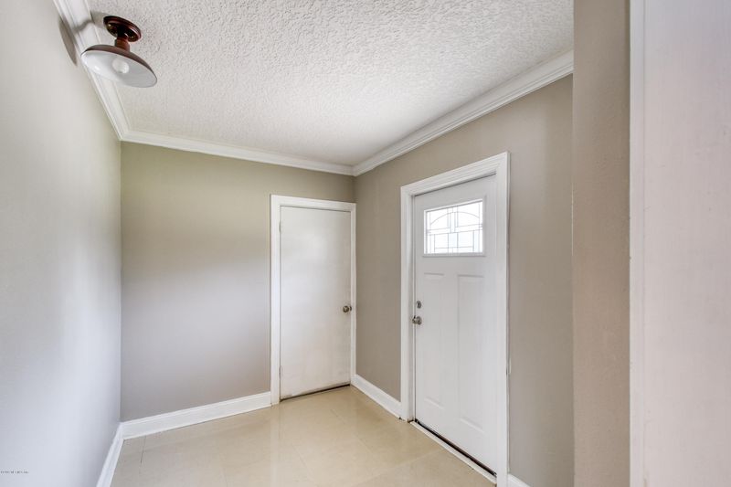 4623 Martingale Rd, Jacksonville, FL 32210