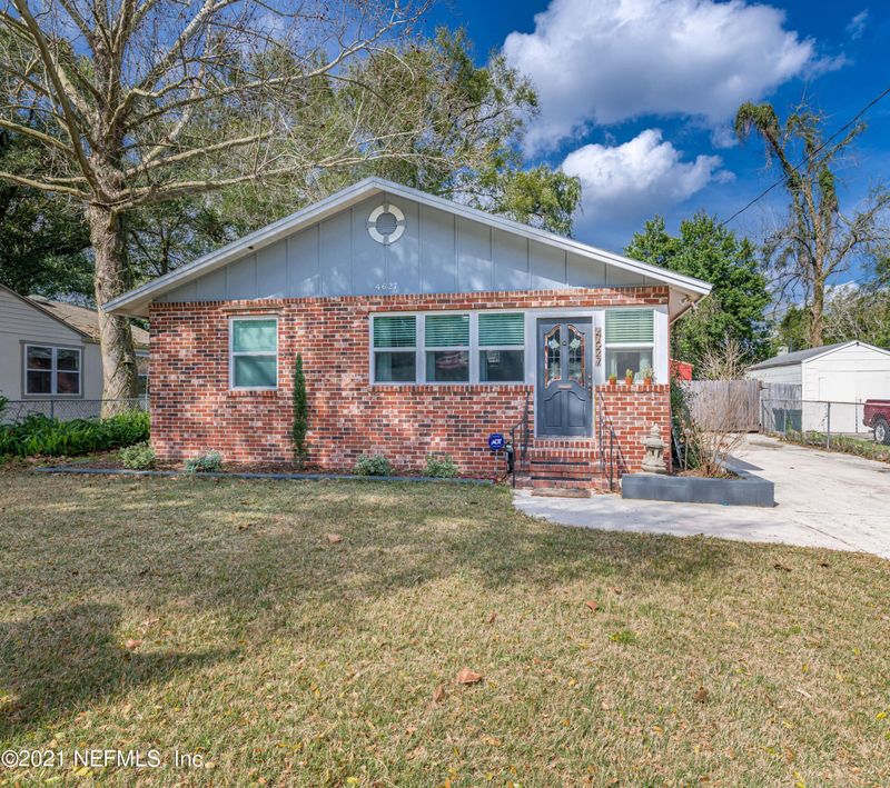 4627 Cedarwood Rd, Jacksonville, FL 32210