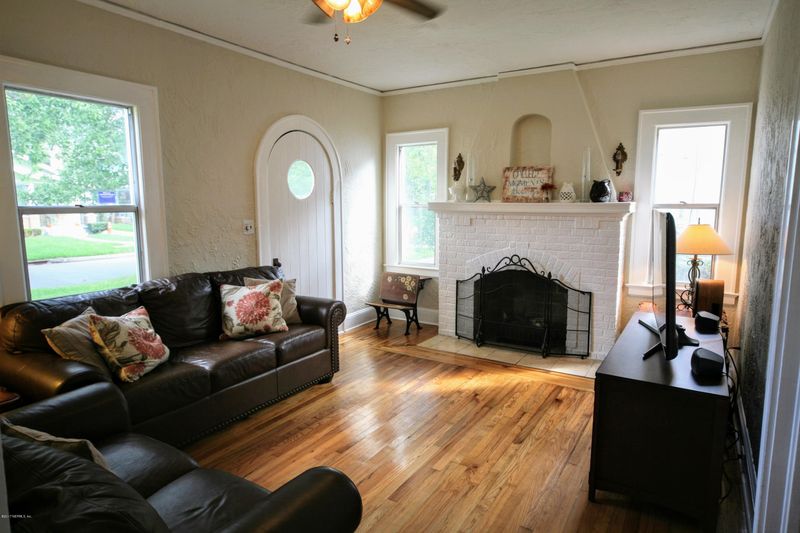 4658 Crescent St, Jacksonville, FL 32205