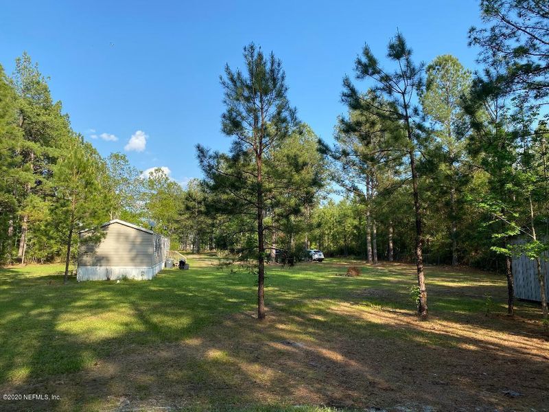 46723 Middle Rd, Callahan, FL 32011