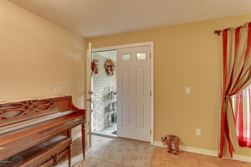 4725 Lofty Pines Cir E, Jacksonville, FL 32210