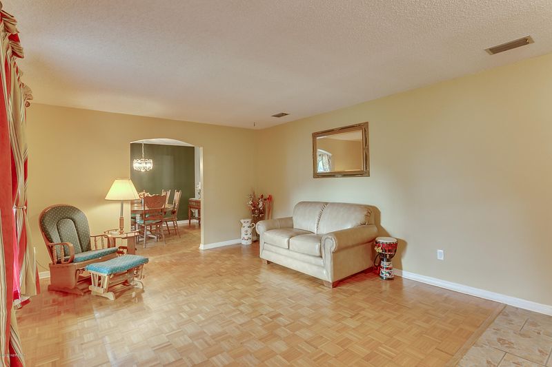 4725 Lofty Pines Cir E, Jacksonville, FL 32210