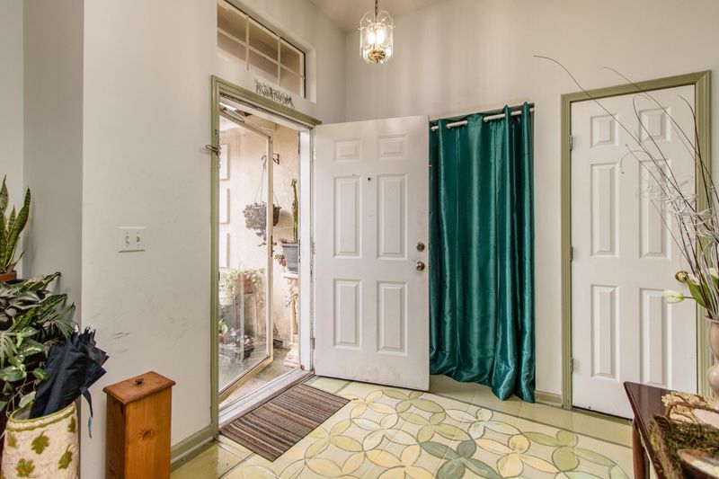 4728 Fireside Dr W, Jacksonville, FL 32210