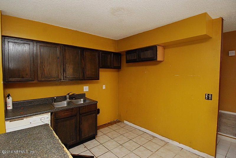 4730 Barnes Rd, Jacksonville, FL 32207