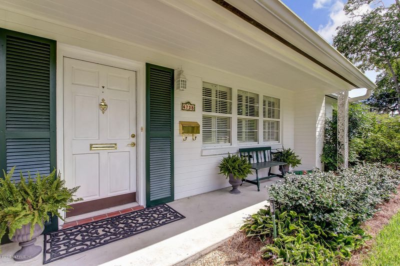 4738 Avon Ln, Jacksonville, FL 32210