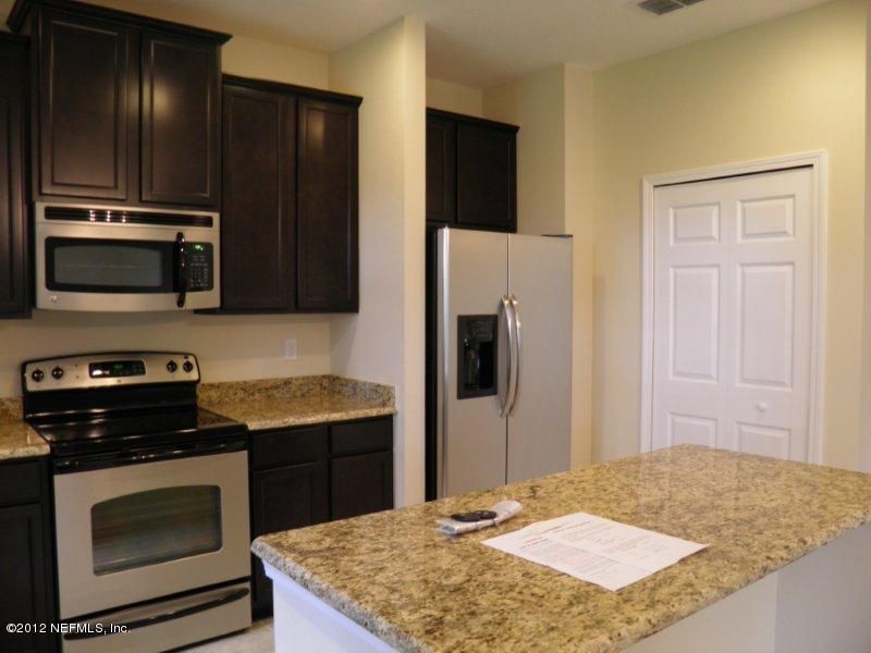 475 Auburn Oaks Rd E, Jacksonville, FL 32118