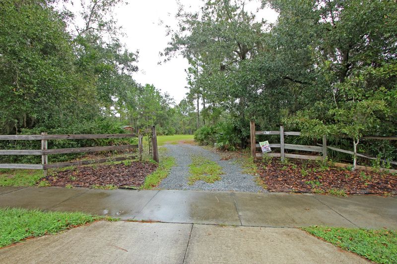 475 Greenbriar Rd, St Johns, FL 32259