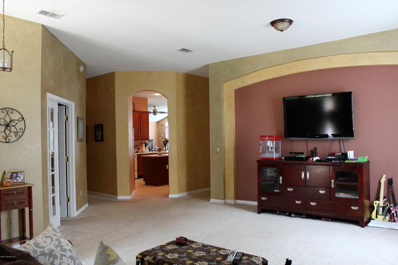 475 Millstone Dr, Orange Park, FL 32065