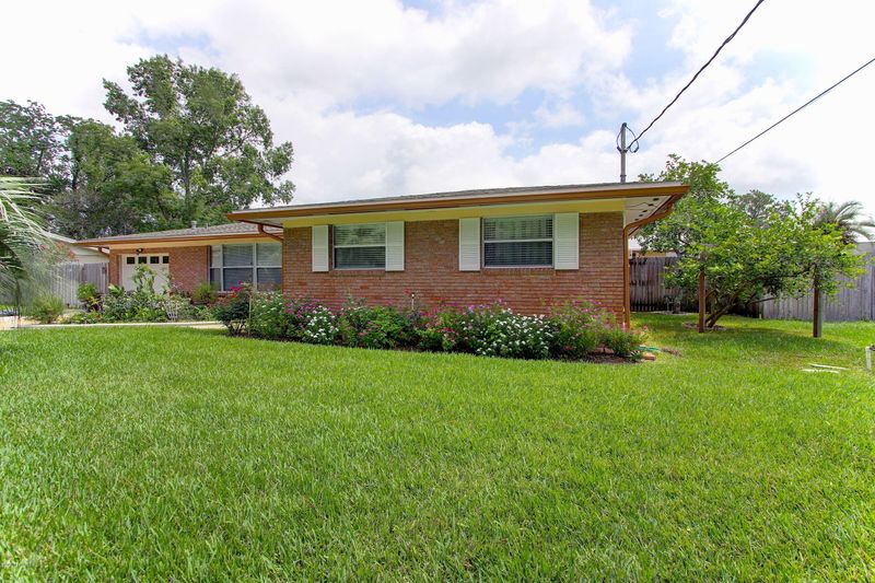 4751 Glorianne Cir W, Jacksonville, FL 32207