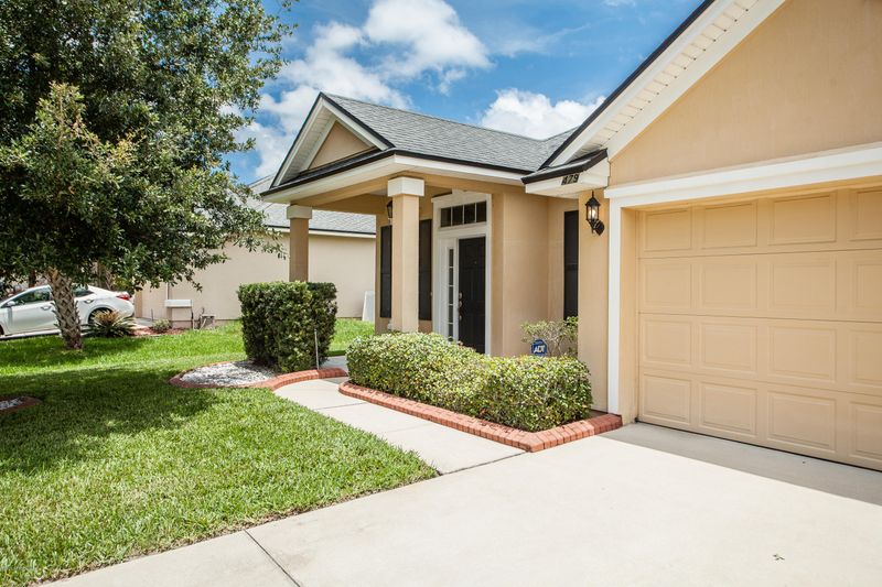 479 Candlebark Dr, Jacksonville, FL 32225