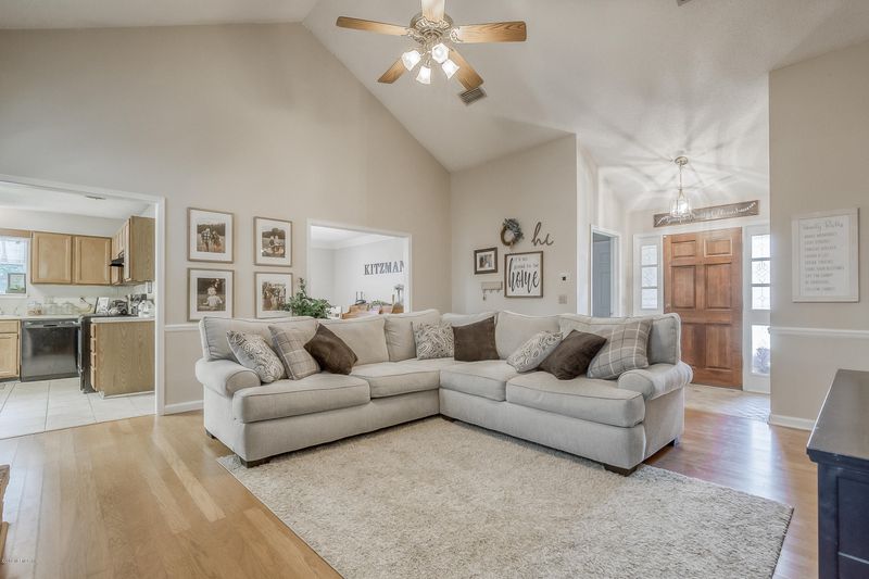 4808 Gliding Hawk Way, Jacksonville, FL 32217
