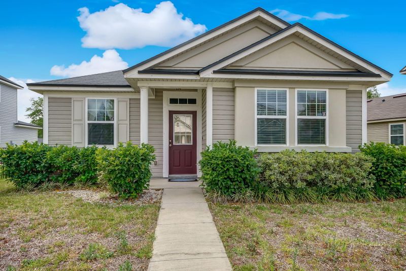 484 Vineyard Ln, Orange Park, FL 32073