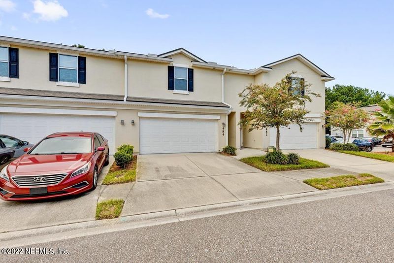484 Walnut Dr, St Johns, FL 32259