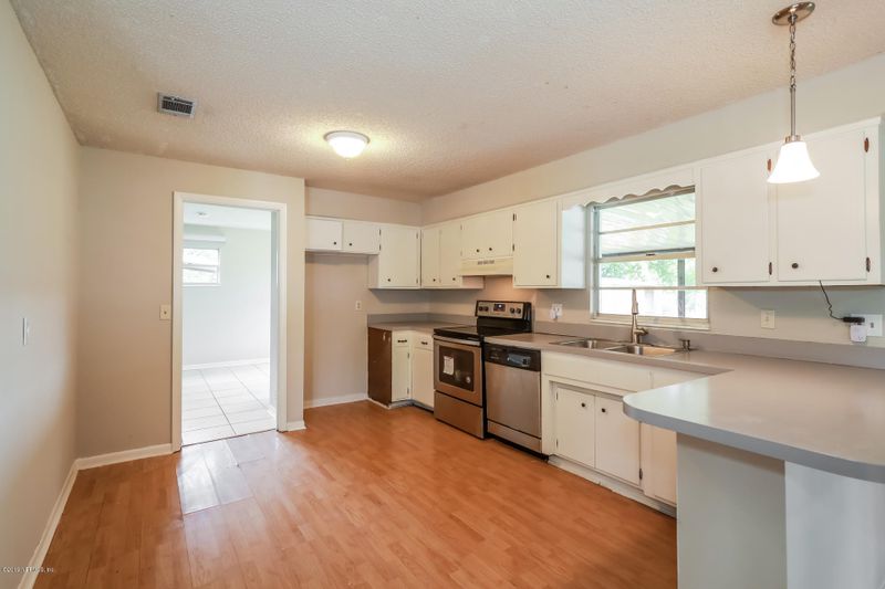 490 Clermont Ave S, Orange Park, FL 32073