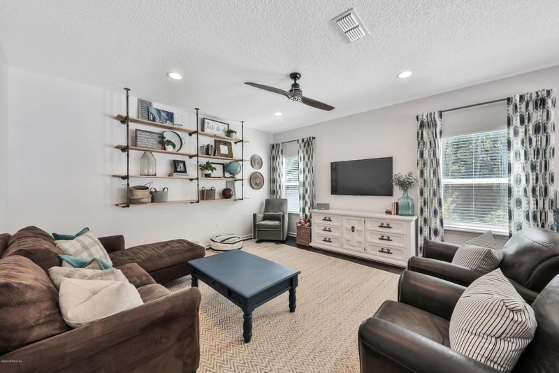 490 Heron Landing Rd, St Johns, FL 32259