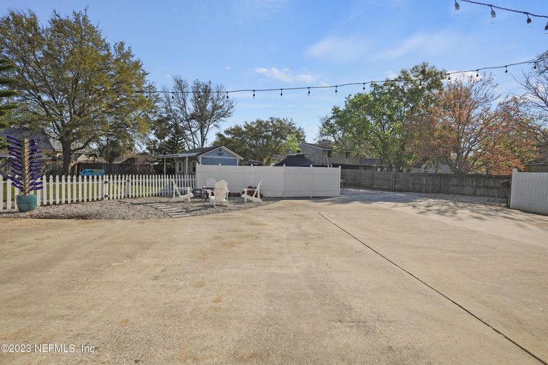 4909 Yacht Basin Dr, Jacksonville, FL 32225