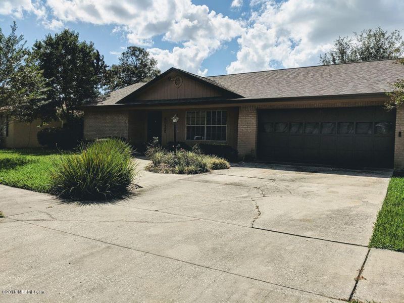 4928 Lofty Pines Cir, Jacksonville, FL 32210