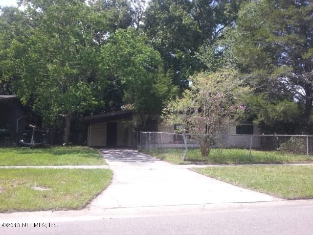 4942 Redstone Dr, Jacksonville, FL 32210