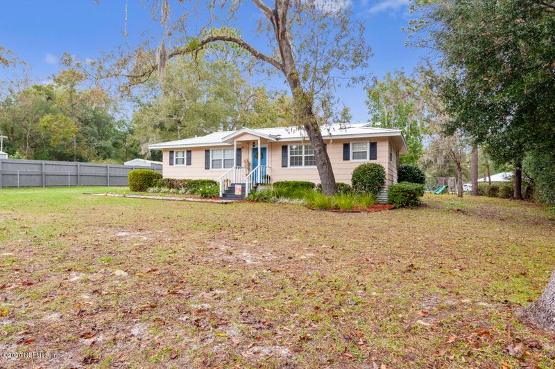 495 SE 72nd St, Starke, FL 32091