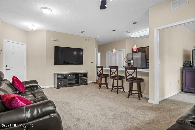 4950 Key Lime Dr #103, Jacksonville, FL 32256