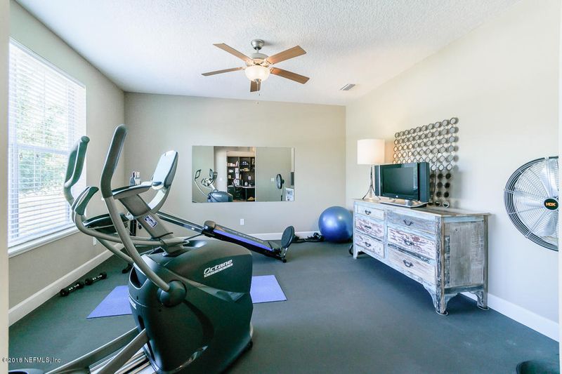 4960 Blackhawk Dr, Jacksonville, FL 32259