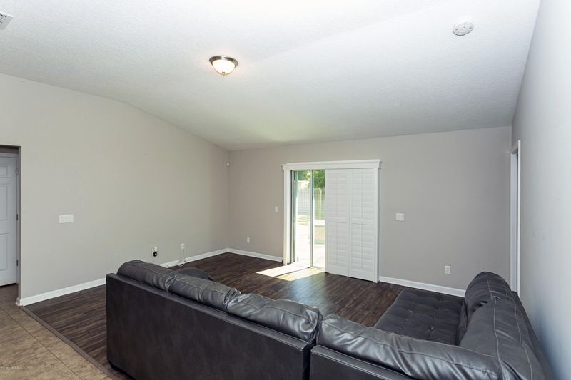 4968 Laurel St, Middleburg, FL 32068