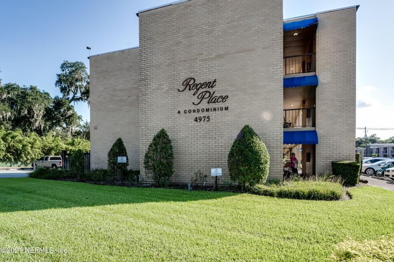 4975 San Jose Blvd #211, Jacksonville, FL 32207