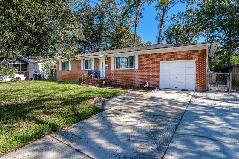 5019 Romilly Dr E, Jacksonville, FL 32210
