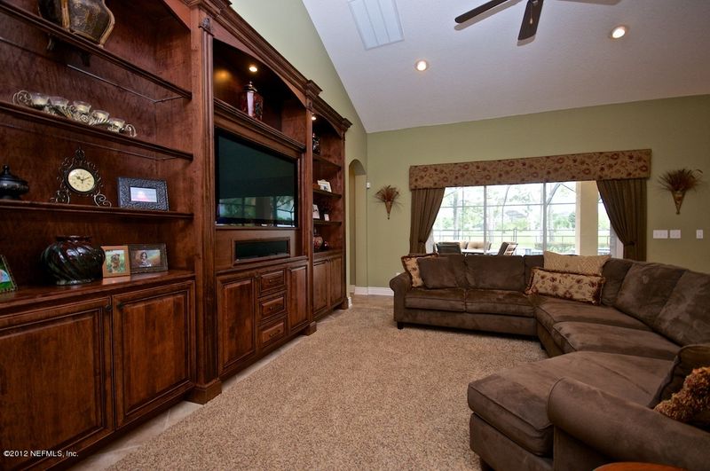 5020 Blackhawk Dr, St Johns, FL 32259