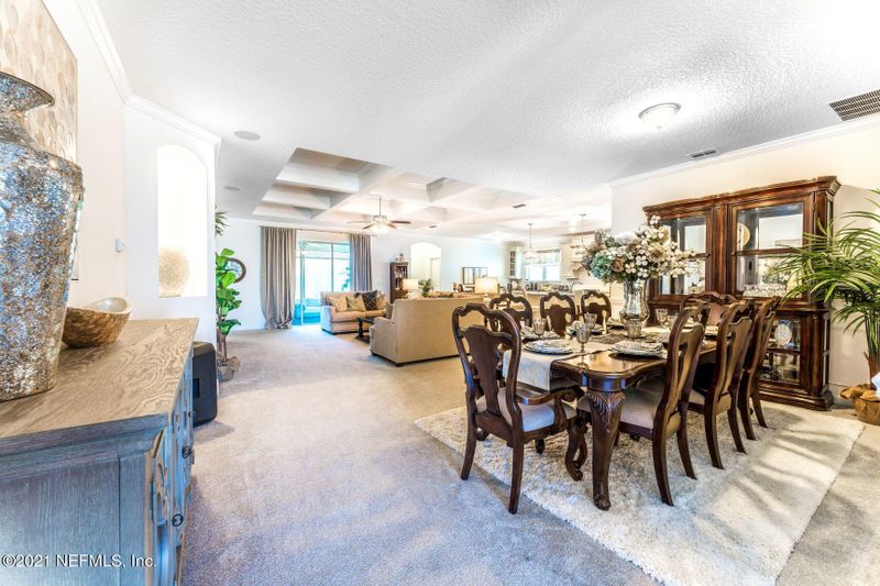 5030 Redford Manor Dr, Jacksonville, FL 32258
