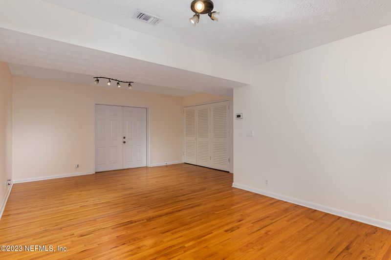 5033 Spring Glen Rd, Jacksonville, FL 32207