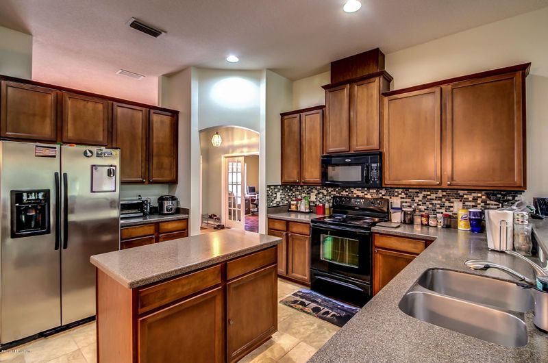 5037 Monroe Forest Dr, Jacksonville, FL 32257