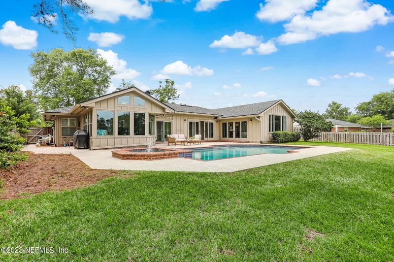 5059 Ortega Forest Dr, Jacksonville, FL 32210