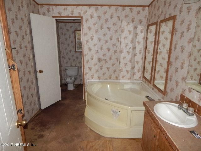 5093 Ravenwood Dr, Green Cove Springs, FL 32043