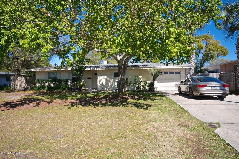 510 Pine St, Neptune Beach, FL 32266