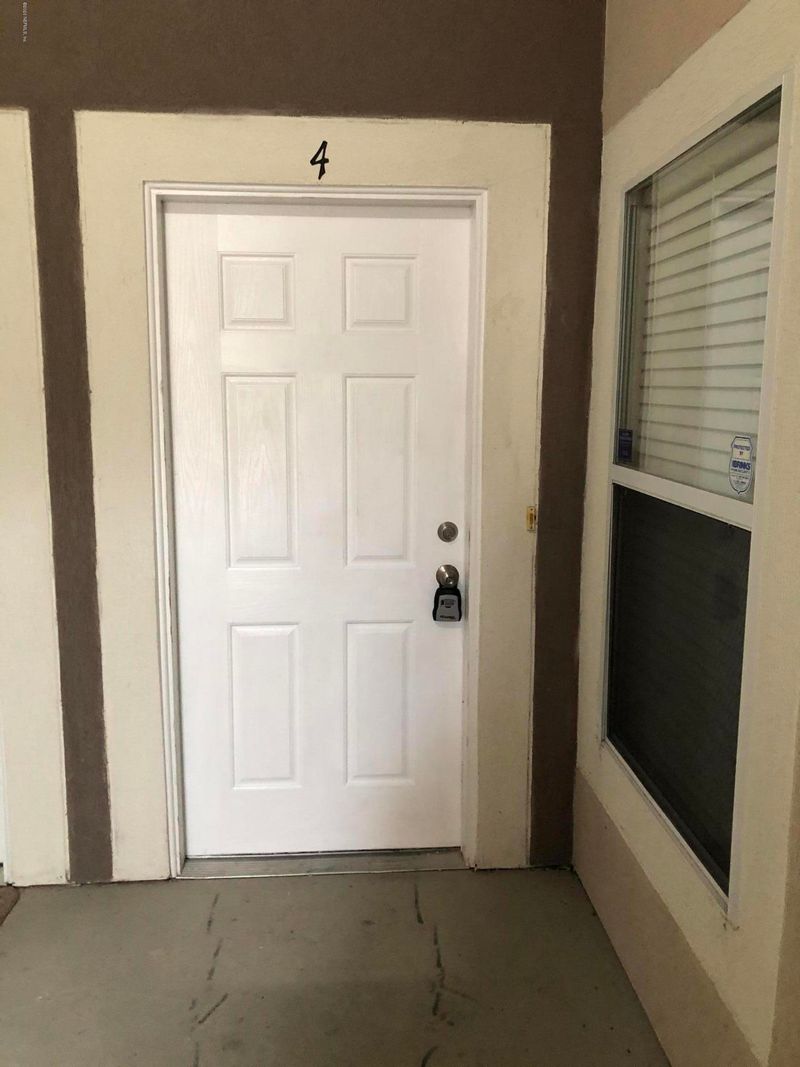 5100 Playpen Dr #4, Jacksonville, FL 32210