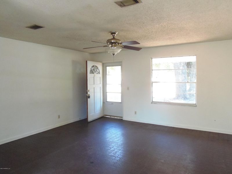 511 Highland Ave S, Green Cove Springs, FL 32043