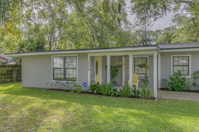 5114 Woodcrest Rd, Jacksonville, FL 32205