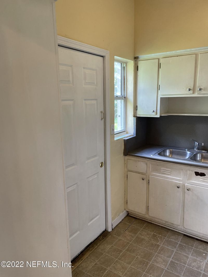 5116 Janice Cir E, Jacksonville, FL 32210
