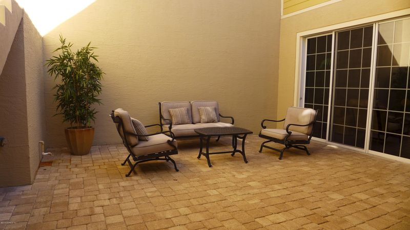 512 Hedgewood Dr, St Augustine, FL 32092