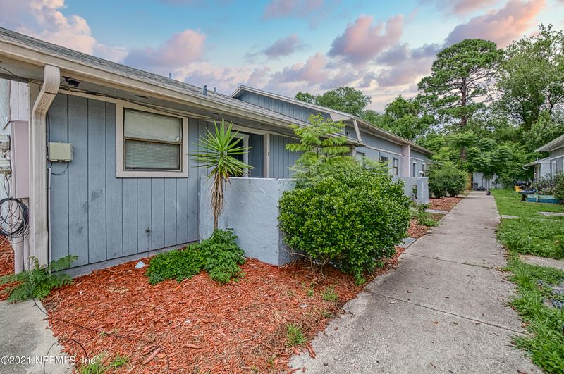 5128 Indian Lakes Ct, Jacksonville, FL 32210