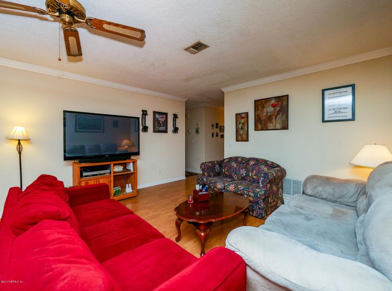 5132 Wales Ct, Jacksonville, FL 32217
