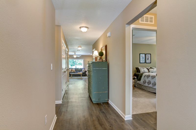 5142 Bedford Rd, Jacksonville, FL 32207
