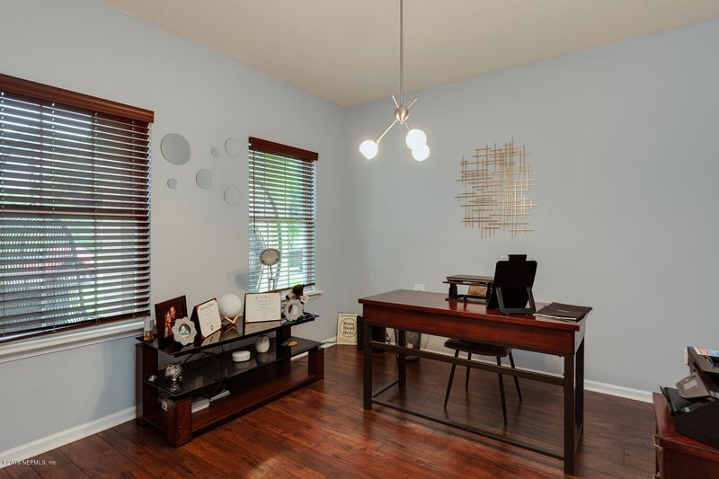 515 Glendale Ln, Orange Park, FL 32065