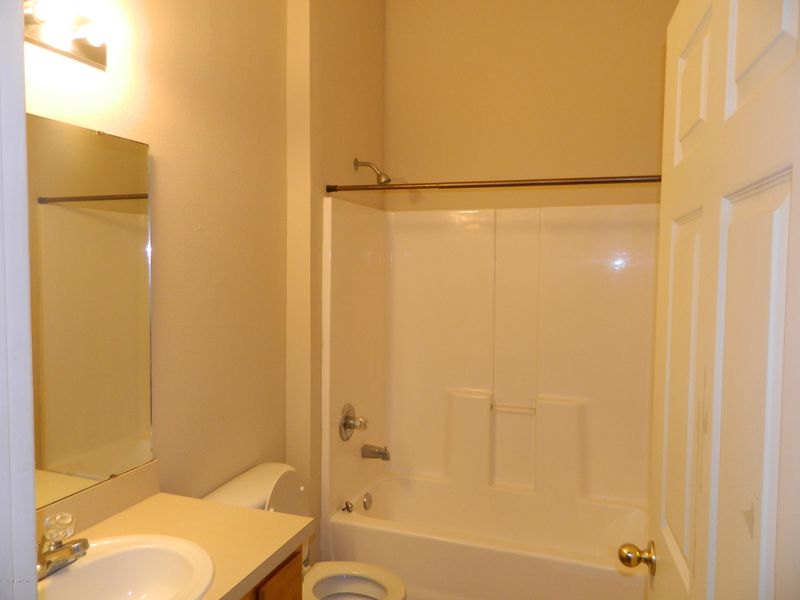 5150 Playpen Dr #2, Jacksonville, FL 32210
