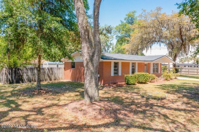 516 Lamont St, Green Cove Springs, FL 32043