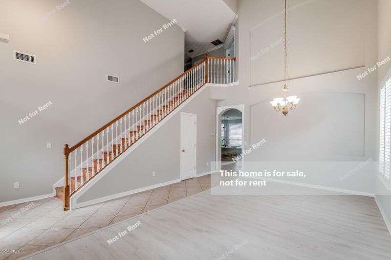 516 Millstone Dr, Orange Park, FL 32065